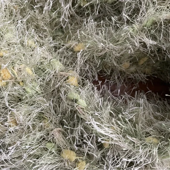 Hand crocheted pale green scarf - Picture 3 of 3